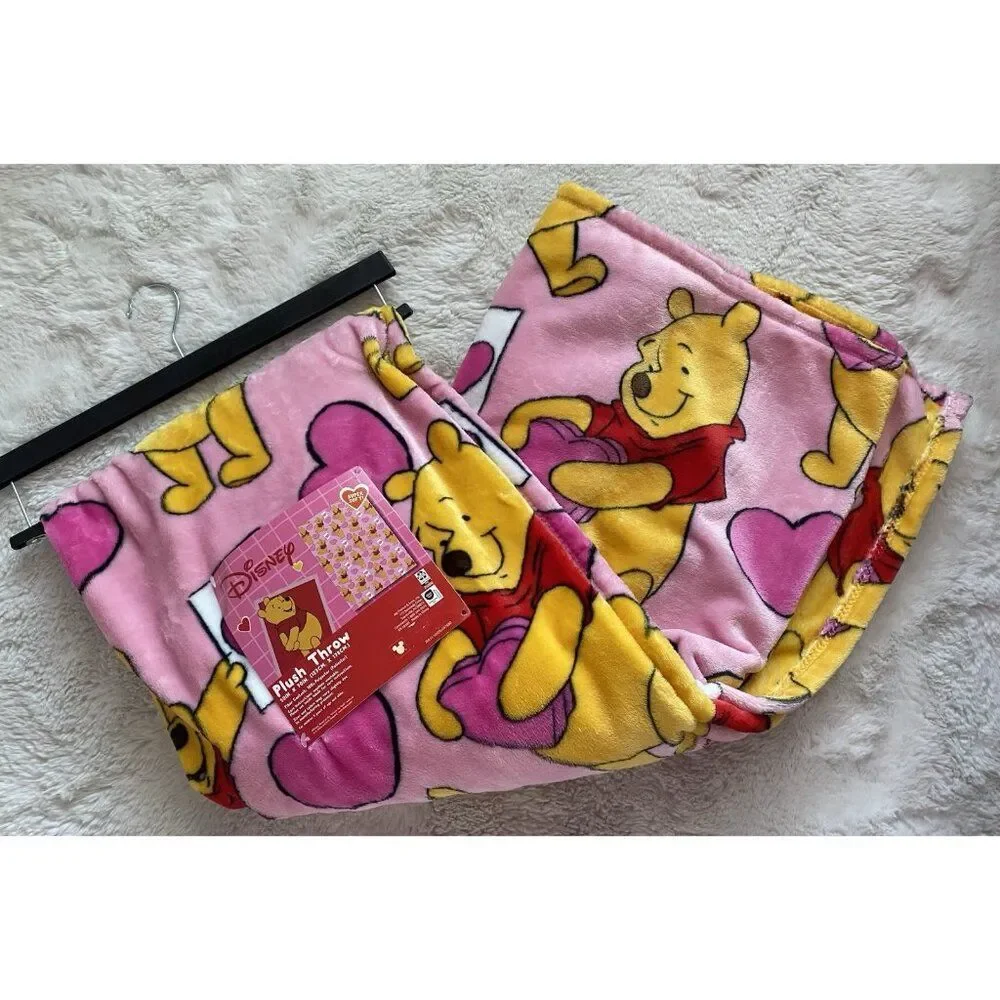 Disney Winnie The Pooh Hugging Hearts Valentines Blanket Soft Throw 50 X 70” NEW